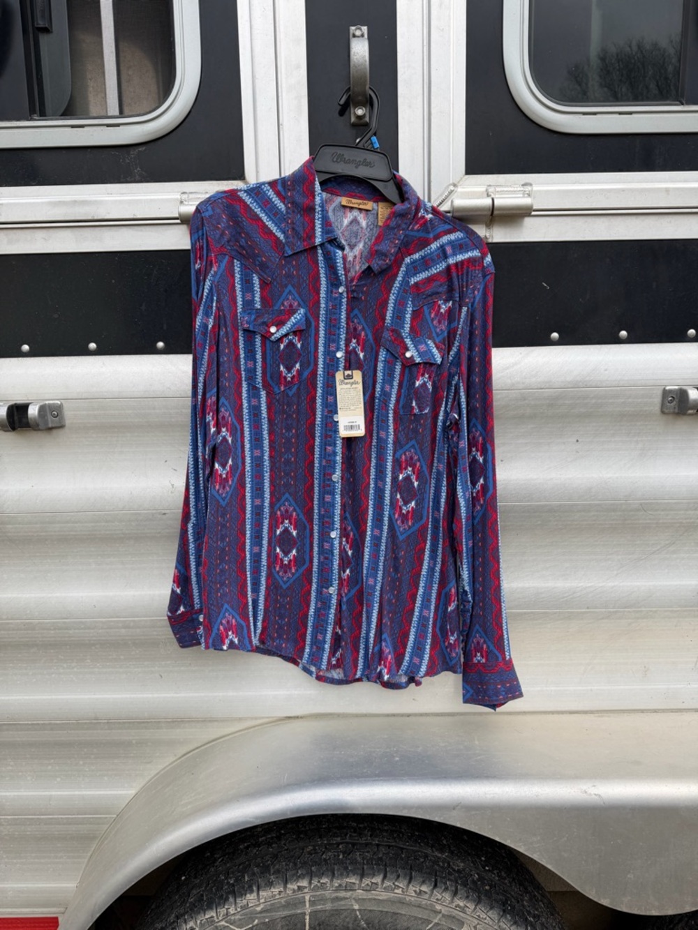 Women’s wrangler pearl snap shirt